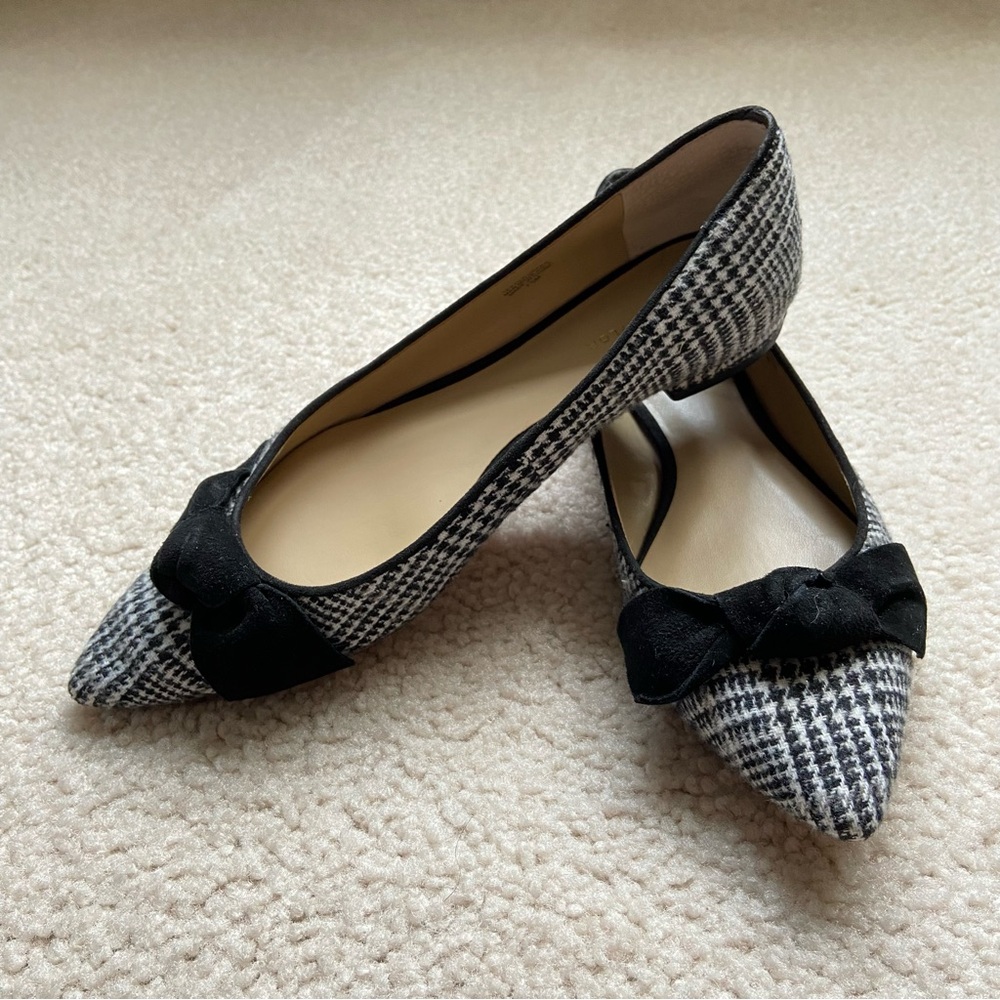 Ann Taylor Houndstooth Pointed Toe Flats – Size 7.5W